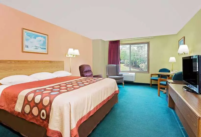 مُتل Super 8 By Wyndham Sturgeon Bay