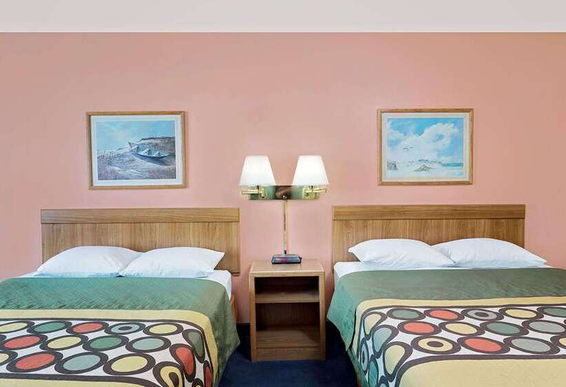 Мотель Super 8 By Wyndham Sturgeon Bay