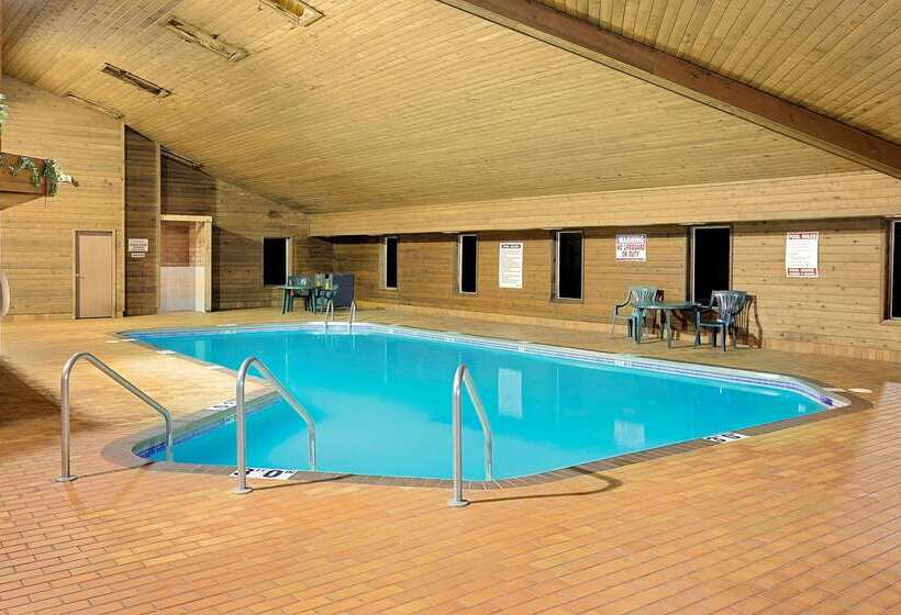 Мотель Super 8 By Wyndham Sturgeon Bay