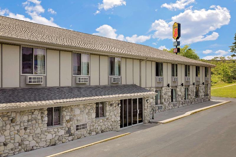 Мотель Super 8 By Wyndham Sturgeon Bay