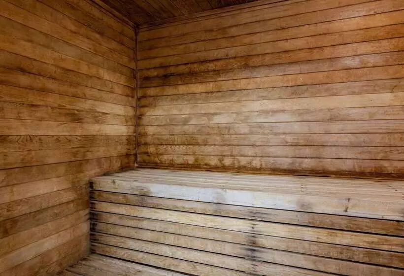 Мотель Super 8 By Wyndham Valentine Ne