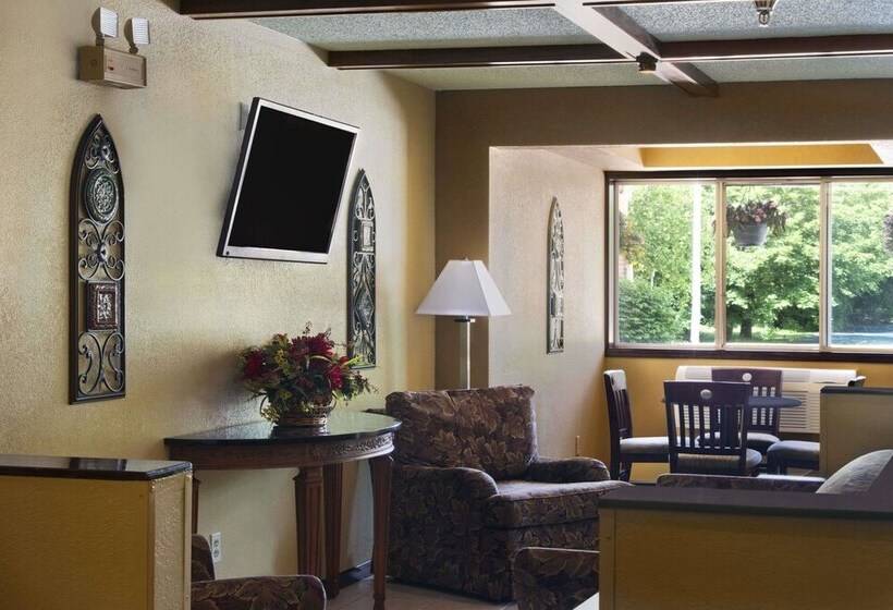 모텔 Super 8 By Wyndham Whitewater Wi