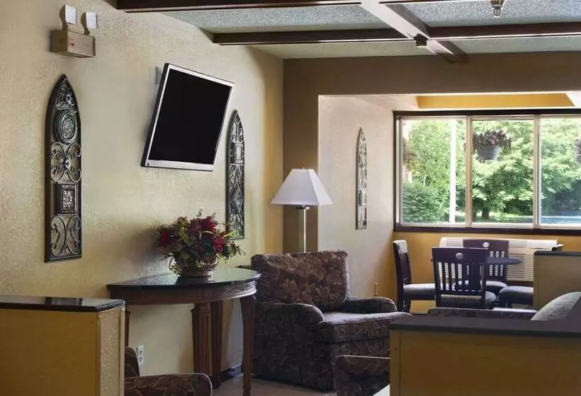 Мотель Super 8 By Wyndham Whitewater Wi