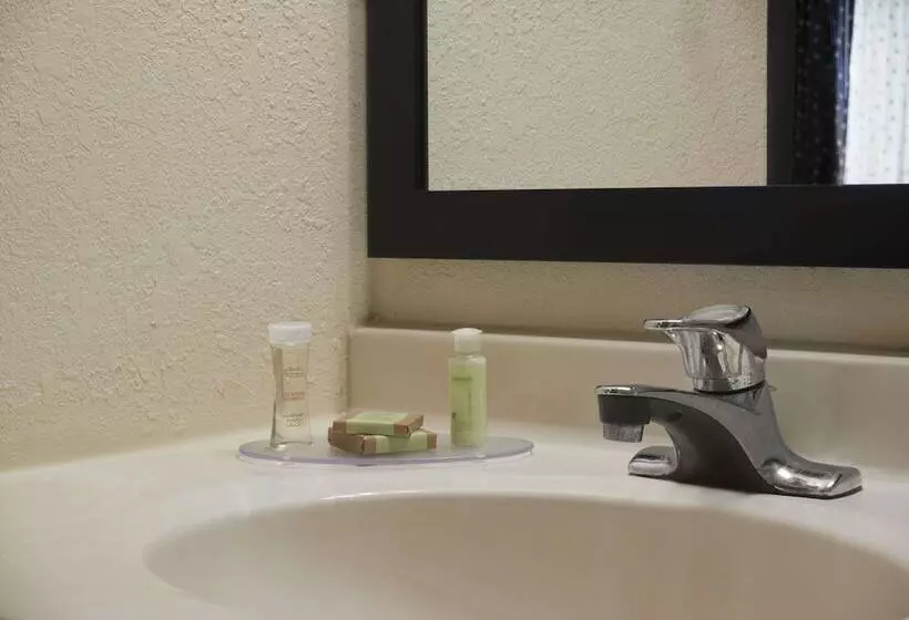 Мотель Super 8 By Wyndham Whitewater Wi