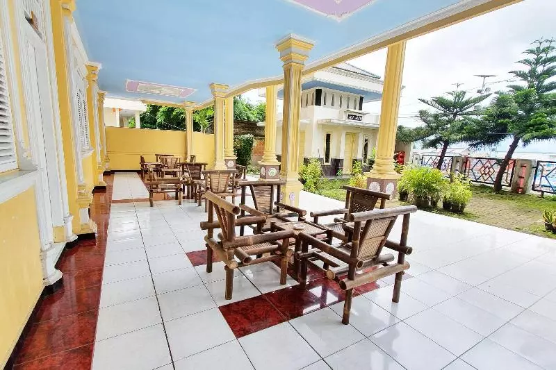 Retkeilymaja Spot On 1896 Hotel Mahkota Pantai