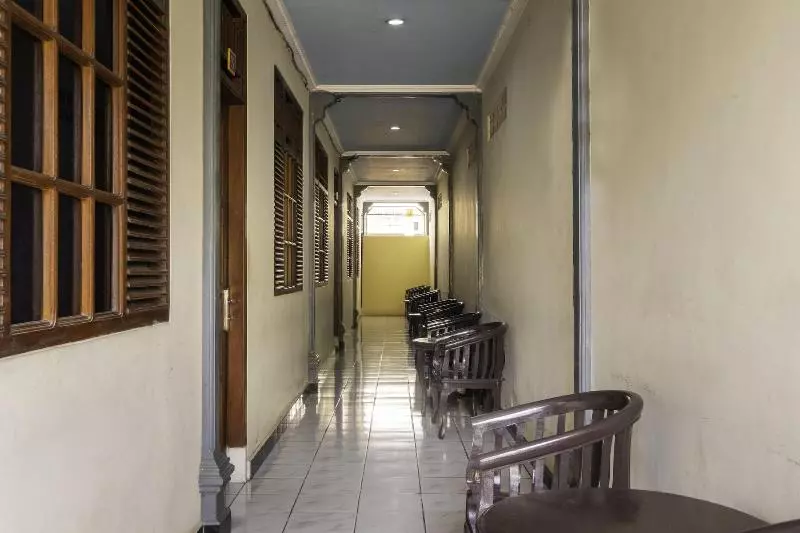 Retkeilymaja Spot On 1896 Hotel Mahkota Pantai