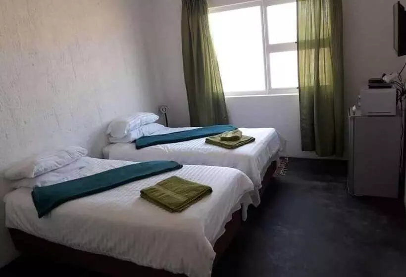 تختخواب و صبحانه Lientjies Guest House