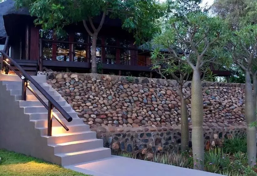 ホテル Emhosheni River Lodge