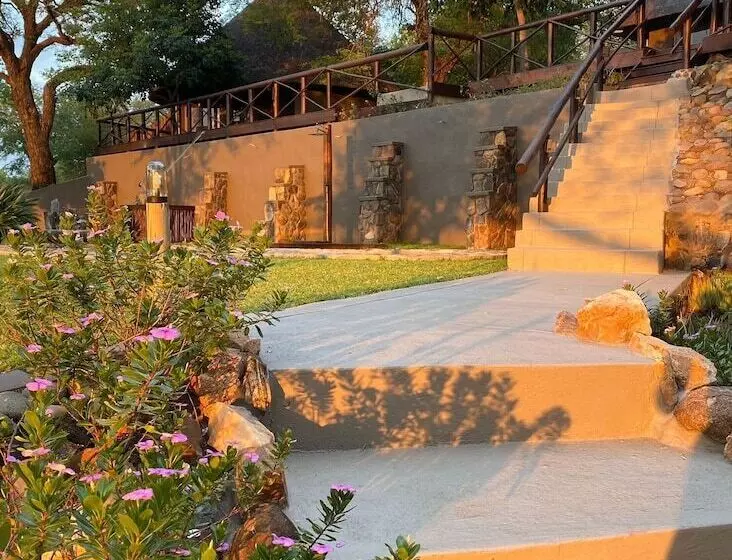 ホテル Emhosheni River Lodge