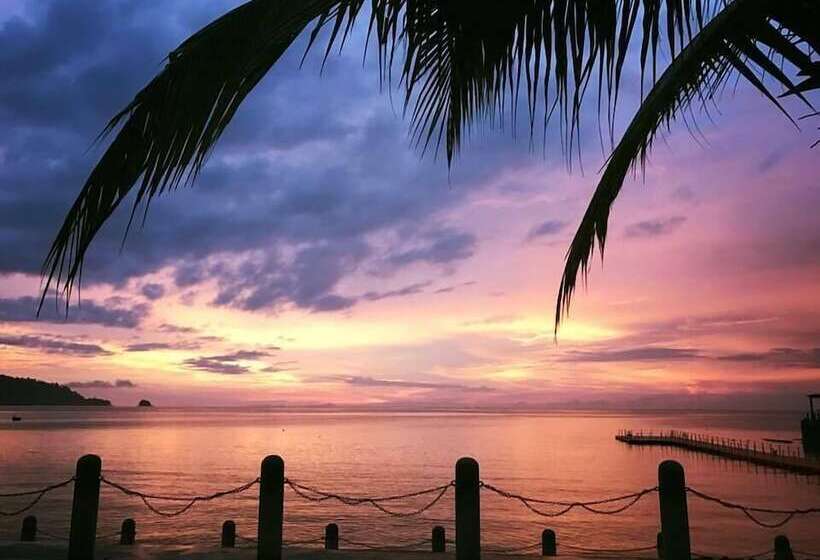 Отель Go Deeper Tioman