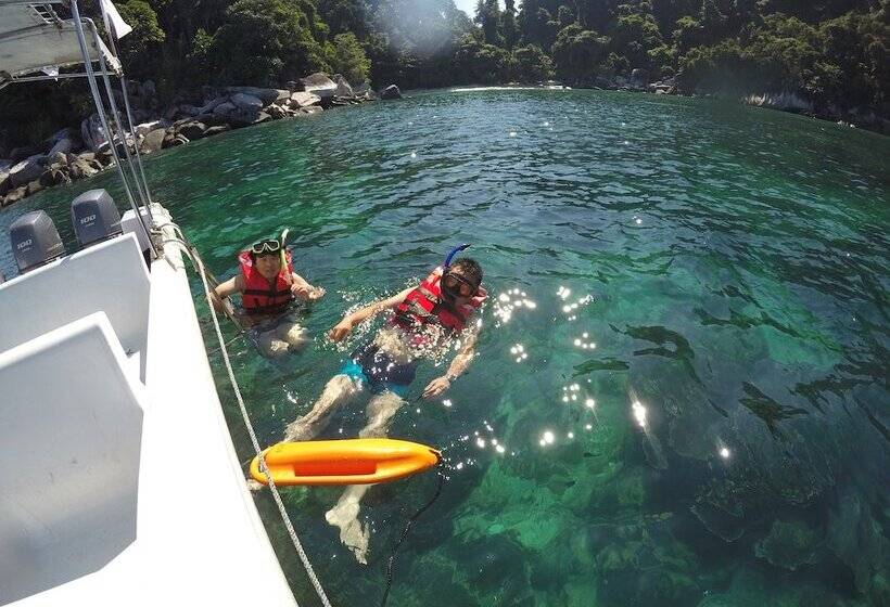 Отель Go Deeper Tioman