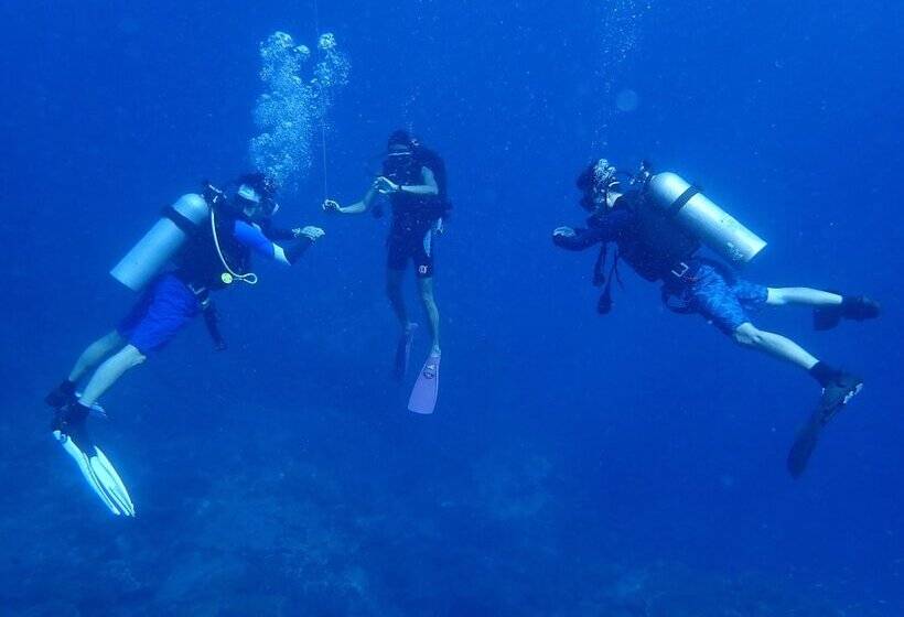 Отель Go Deeper Tioman