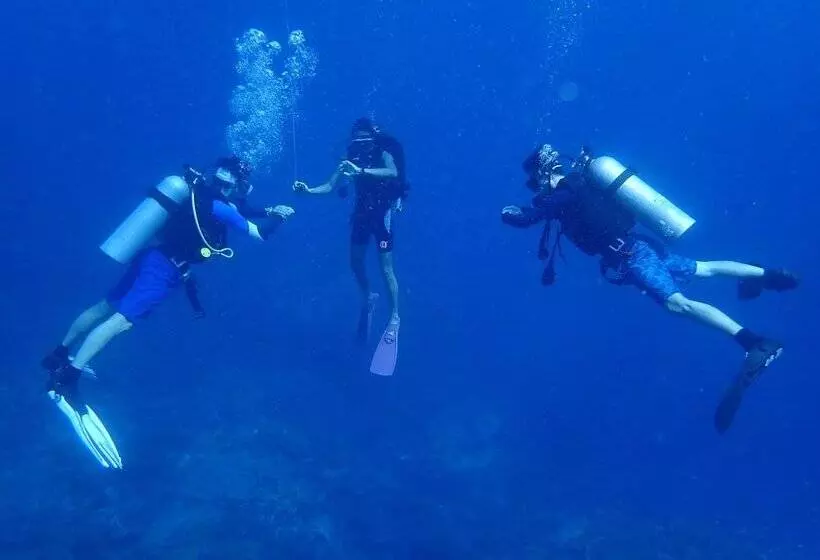 Hotelli Go Deeper Tioman