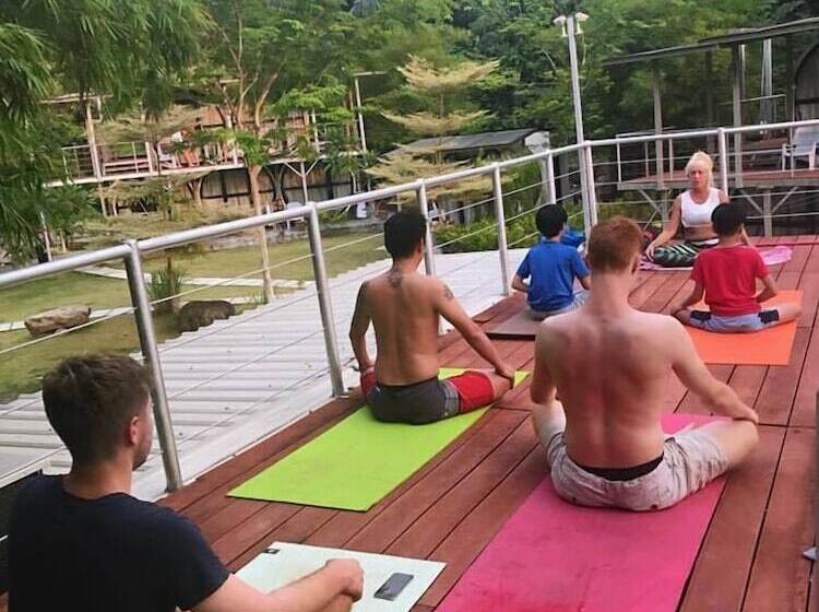 Отель Go Deeper Tioman