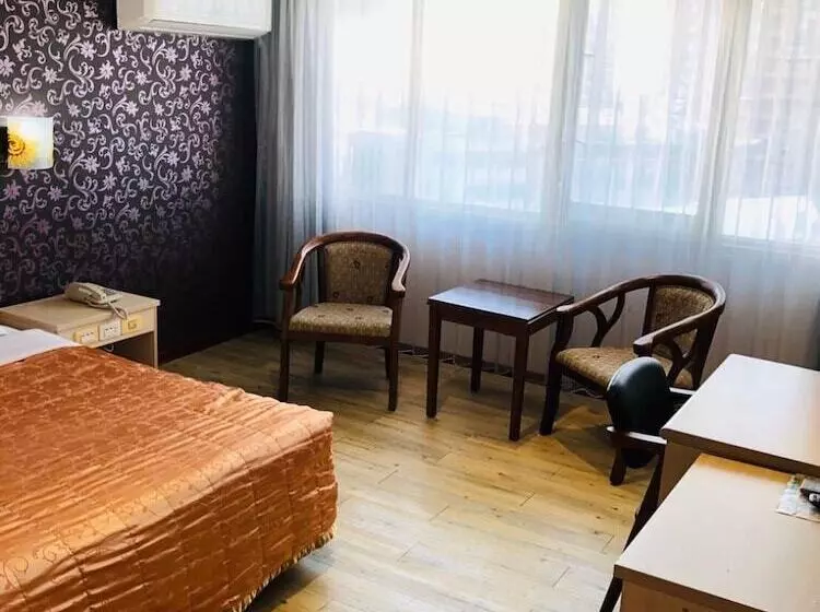 هتل Jing Chen Commercial