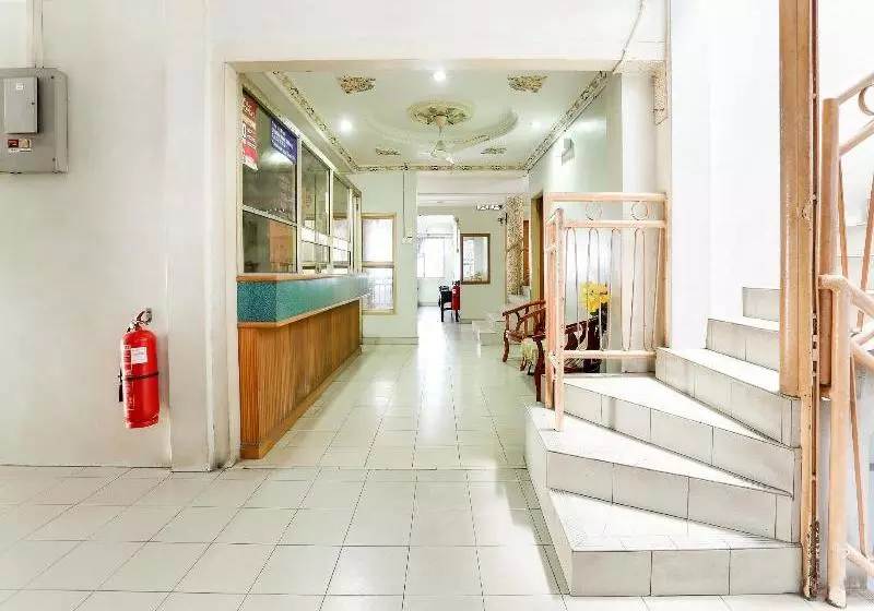 Spot On 89626 Hotel Dinar