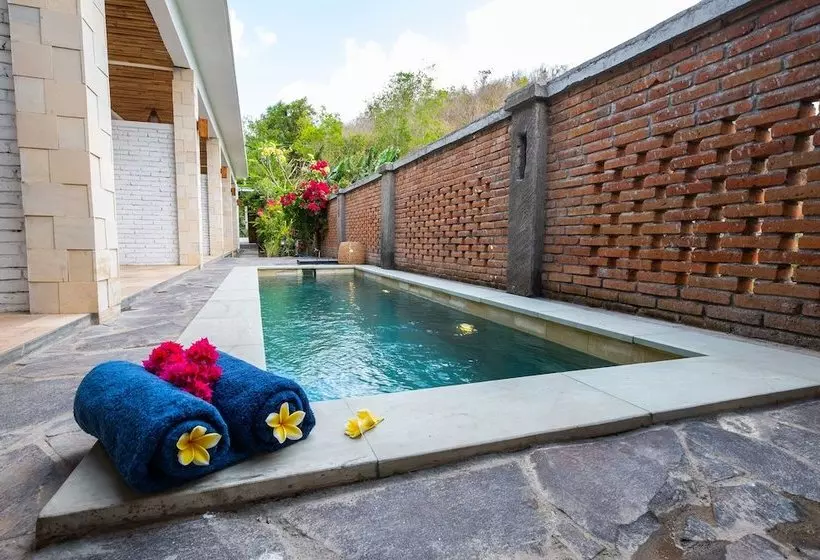 ホテル Surya Villa By Oyo Rooms