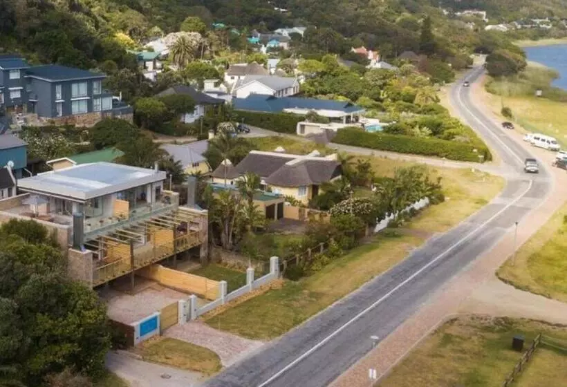 ペンション Hamilton House