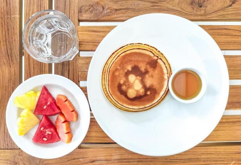 پانسیون Santi Homestay