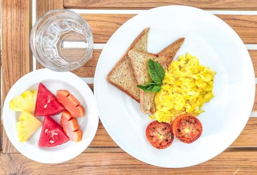 پانسیون Santi Homestay