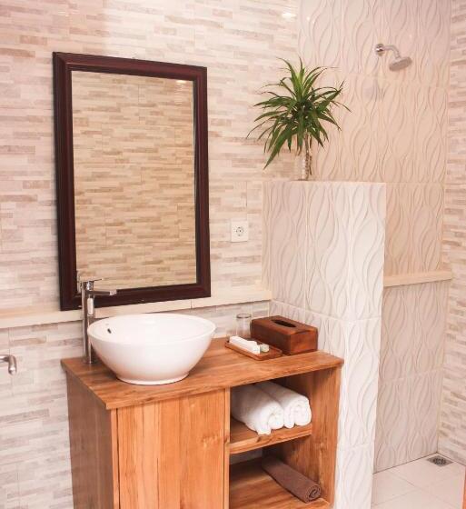 پانسیون Santi Homestay