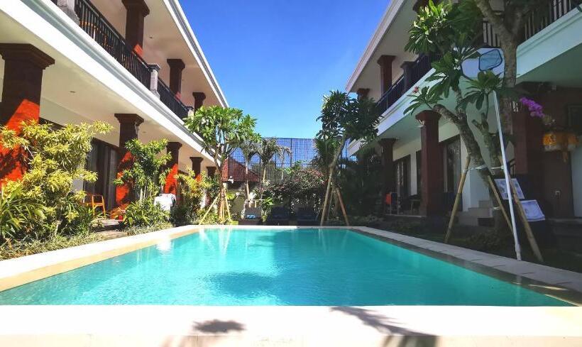 پانسیون Santi Homestay