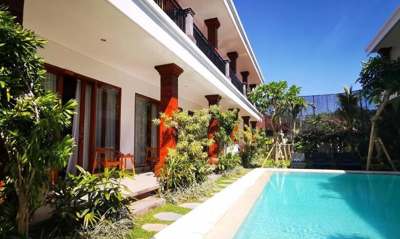 پانسیون Santi Homestay