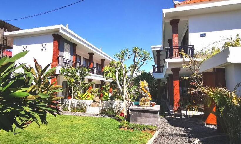 پانسیون Santi Homestay