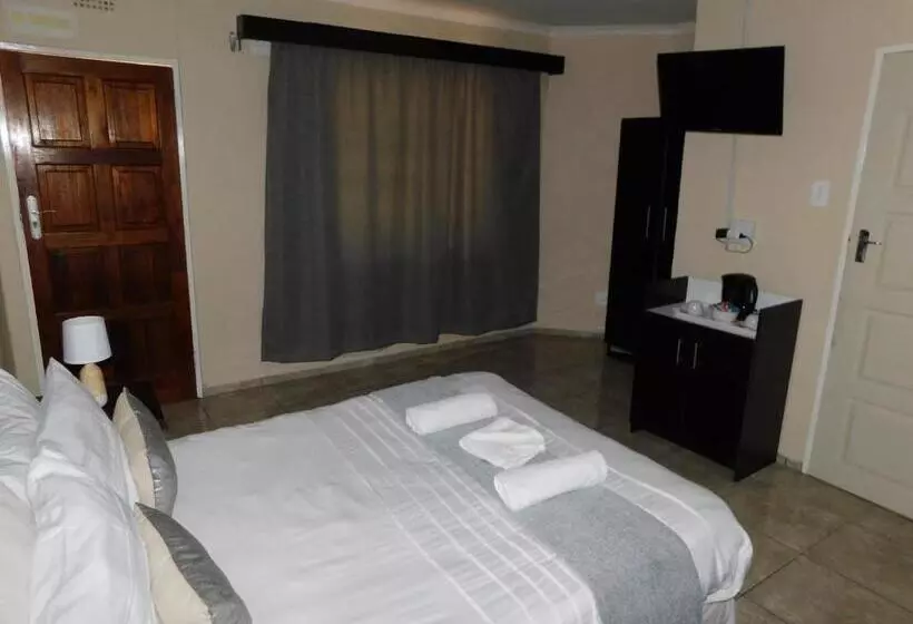 پانسیون Savannah Guest House