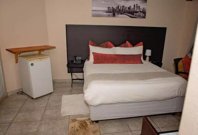 پانسیون Savannah Guest House