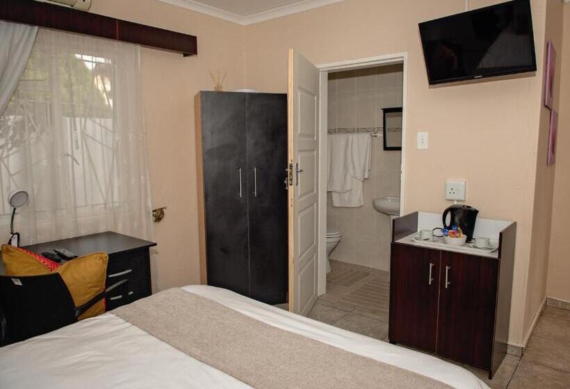 بنسيون Savannah Guest House