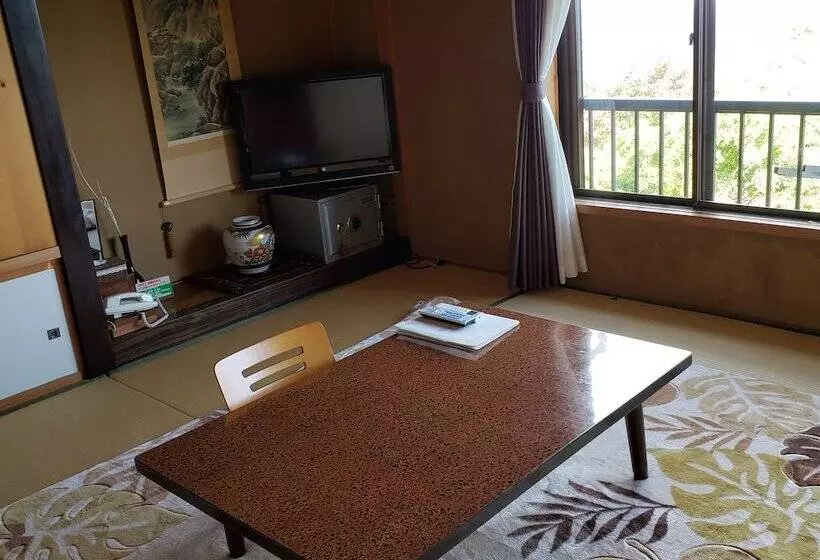 旅館 Ikoisanso