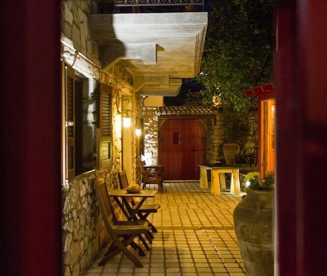 Small Luxury Hotel 1800