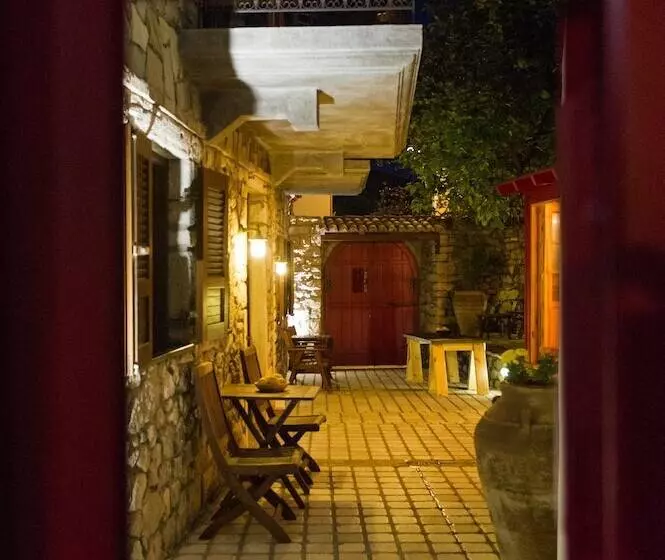 Small Luxury Hotel 1800