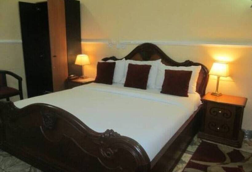 Ths Le Chateau Thelpim Hotels