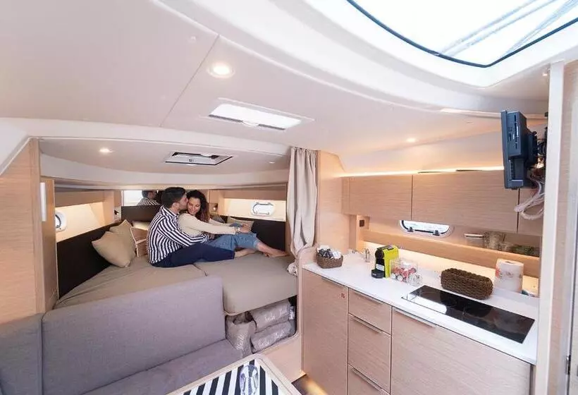 Hg Boutique Toledo, Napoli Centro, By Clapa Group