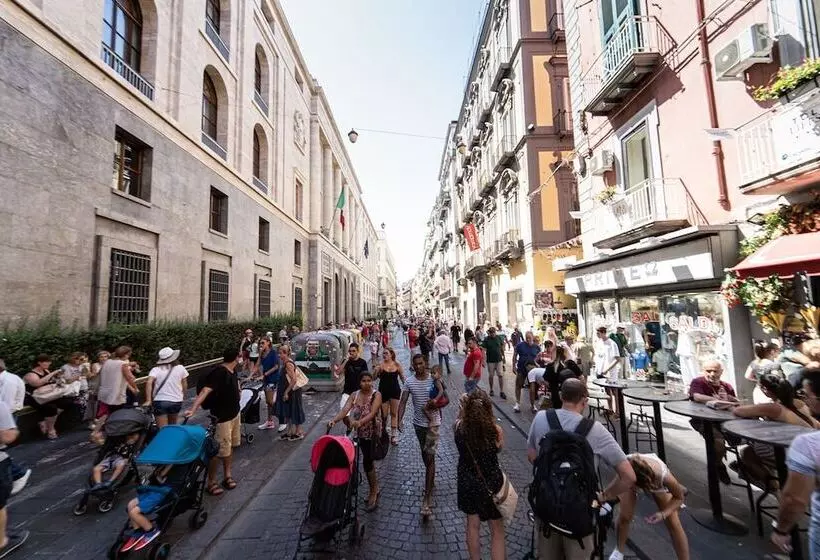 Hg Boutique Toledo, Napoli Centro, By Clapa Group