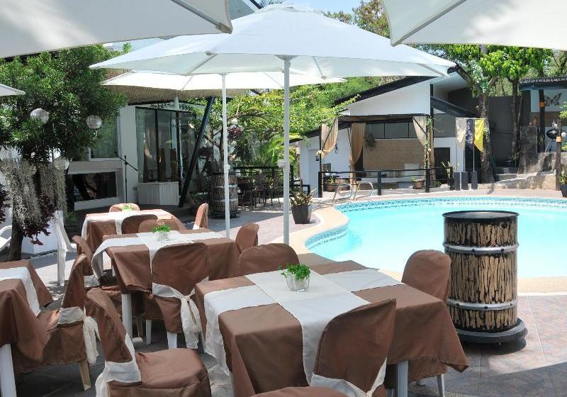 Hotell Date & Dine Resort