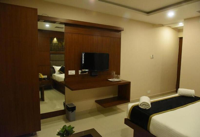 The Hydel Park   Business Class Hotel   Near Central Railway Station