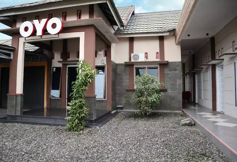Retkeilymaja Delima Guest House Syariah By Oyo Rooms