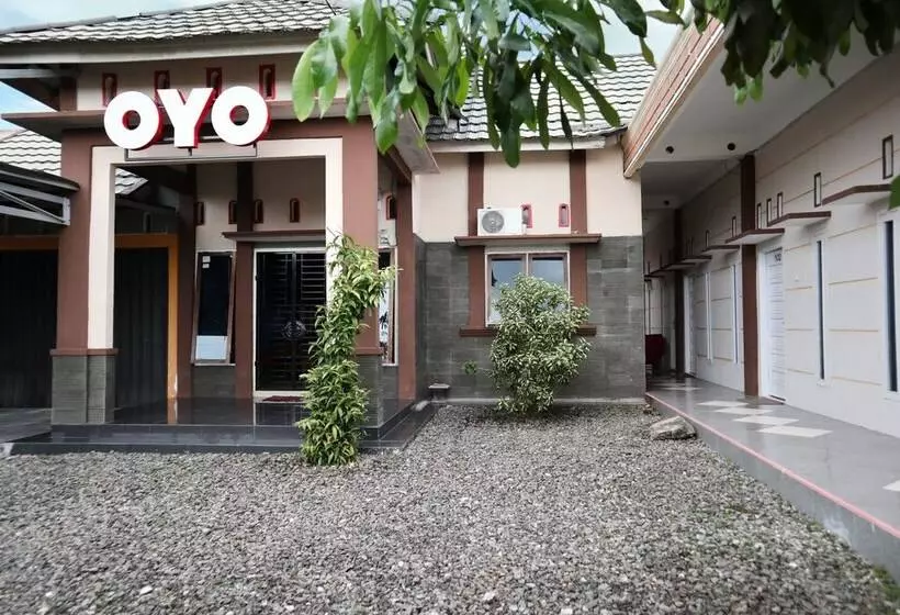 Retkeilymaja Delima Guest House Syariah By Oyo Rooms