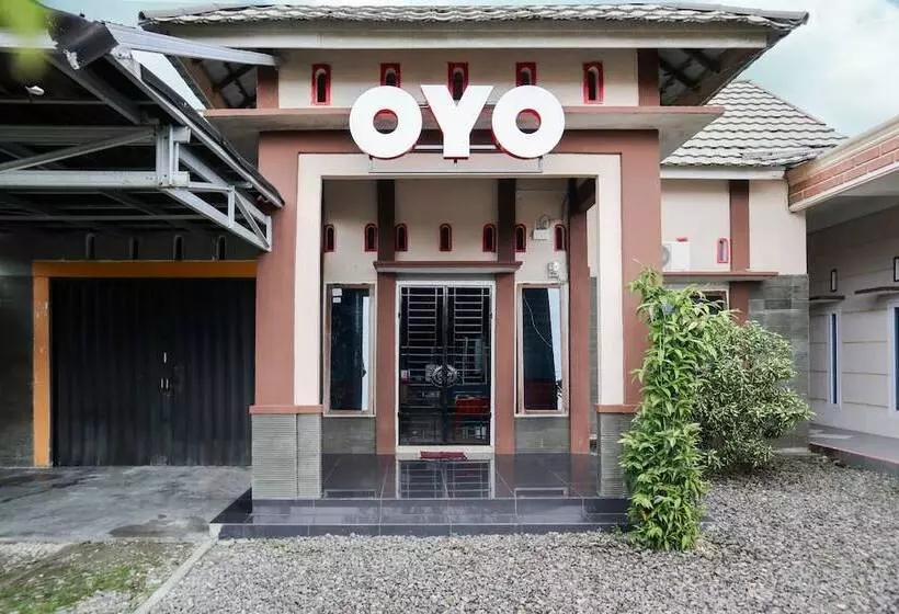 Retkeilymaja Delima Guest House Syariah By Oyo Rooms