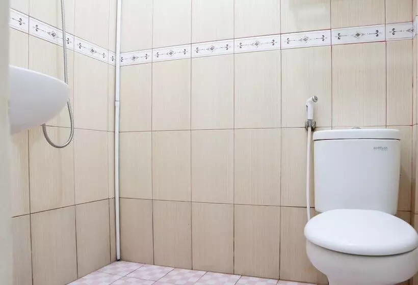 Retkeilymaja Delima Guest House Syariah By Oyo Rooms