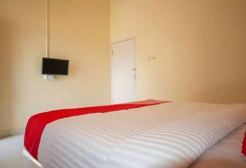 Retkeilymaja Delima Guest House Syariah By Oyo Rooms