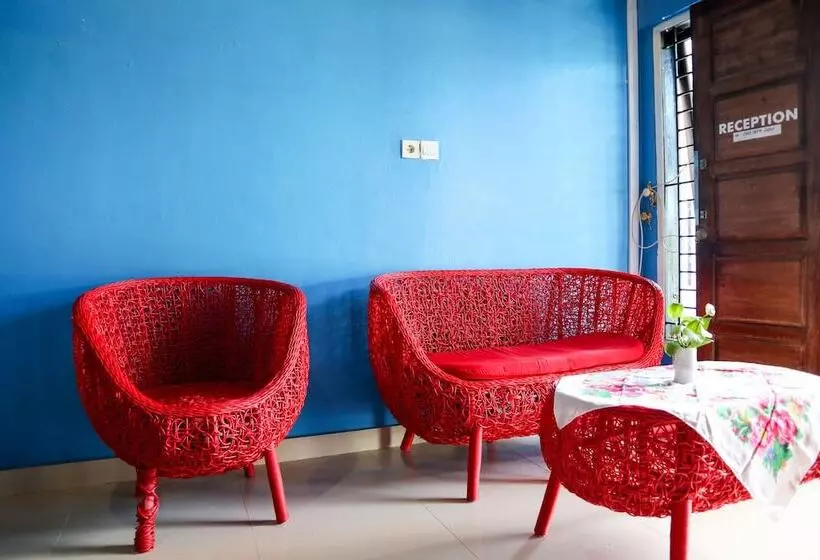 Retkeilymaja Delima Guest House Syariah By Oyo Rooms