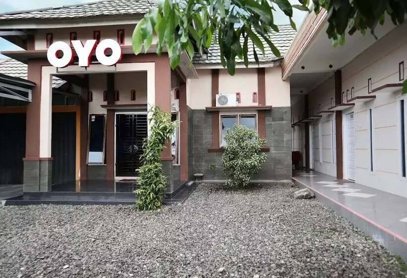 Retkeilymaja Delima Guest House Syariah By Oyo Rooms