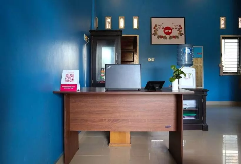 Retkeilymaja Delima Guest House Syariah By Oyo Rooms