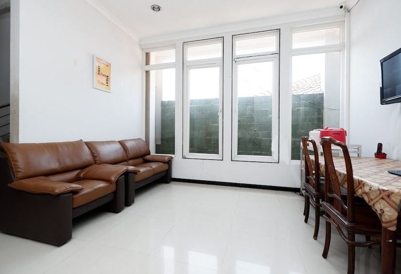 هاستل Spot On 1800 Ed Ed Residence