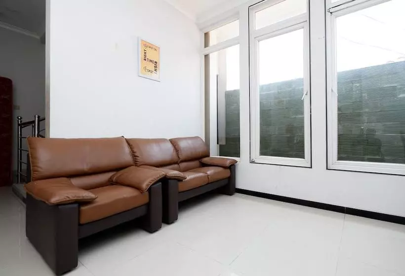 هاستل Spot On 1800 Ed Ed Residence