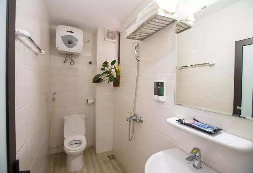 Candy Hotel Hạ Long